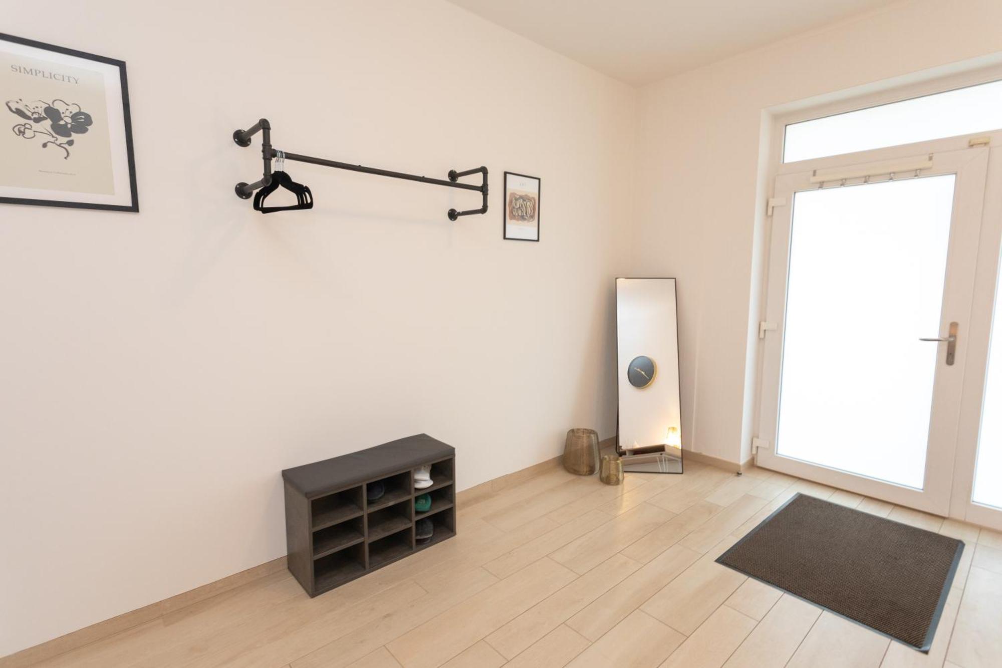 Stadthaus Mit 2 Schlafzimmern & Wohnzimmer Mit Kamin - Kostenloser Privat-Parkplatz Auf Dem Grundstueck Лайпциг Екстериор снимка