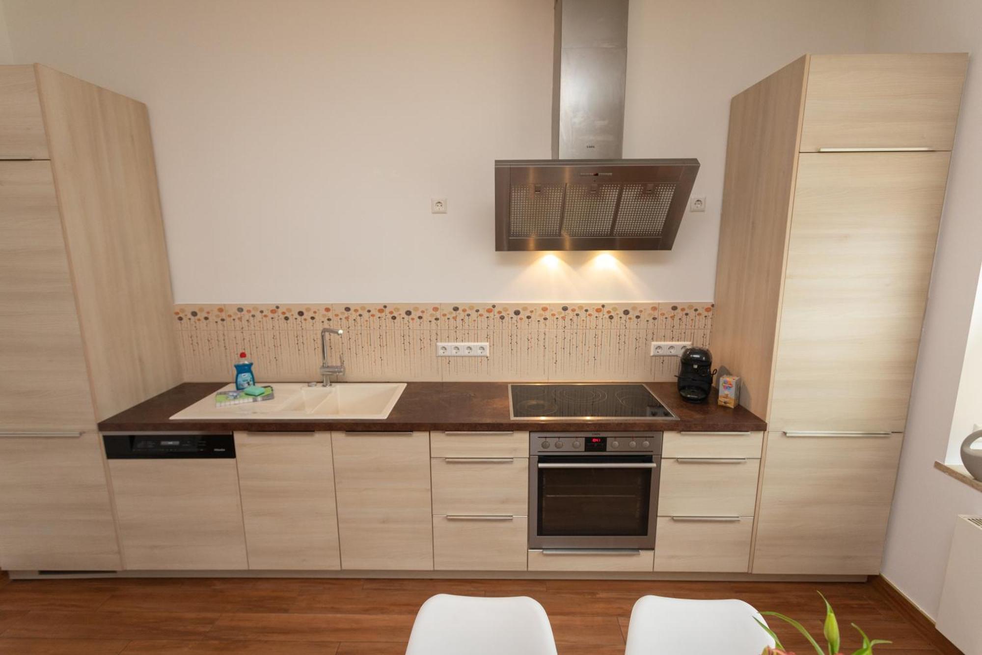 Stadthaus Mit 2 Schlafzimmern & Wohnzimmer Mit Kamin - Kostenloser Privat-Parkplatz Auf Dem Grundstueck Лайпциг Екстериор снимка