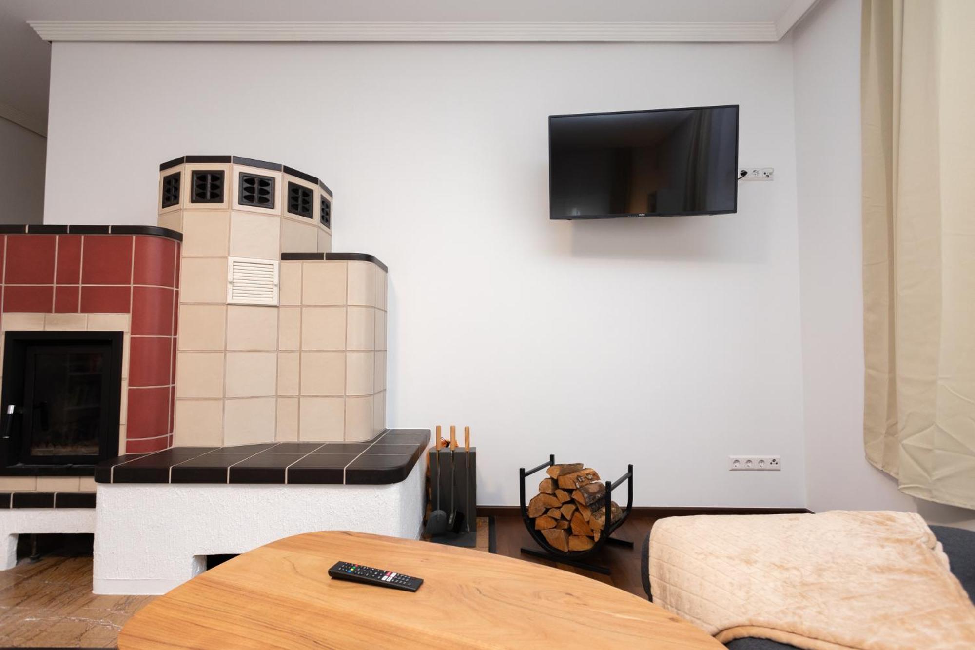 Stadthaus Mit 2 Schlafzimmern & Wohnzimmer Mit Kamin - Kostenloser Privat-Parkplatz Auf Dem Grundstueck Лайпциг Екстериор снимка