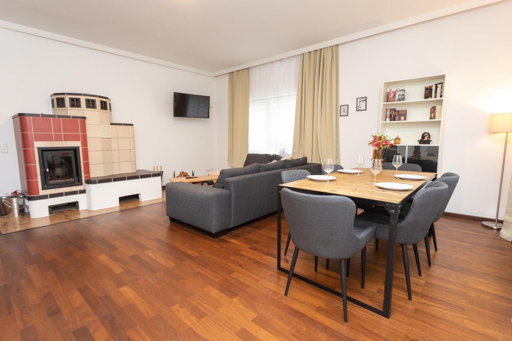 Stadthaus Mit 2 Schlafzimmern & Wohnzimmer Mit Kamin - Kostenloser Privat-Parkplatz Auf Dem Grundstueck Лайпциг Екстериор снимка